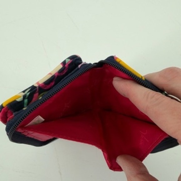 Vera Bradley Quilted Floral Butterfly Zip Around Wristlet Wallet - Picture 4 of 8